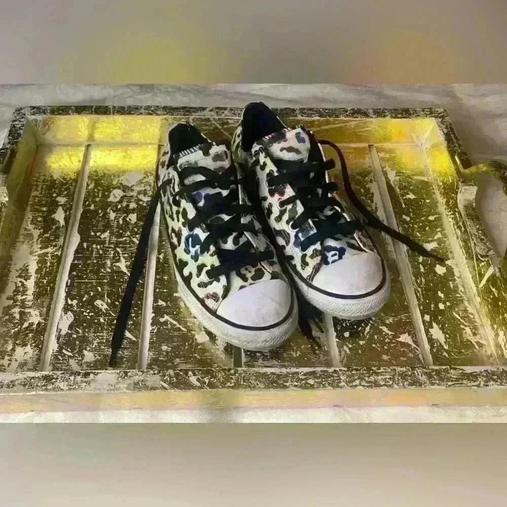Converse All Star Chuck Taylor Girl's Leopard Print Lows Girl's Size 2 - Picture 2 of 9